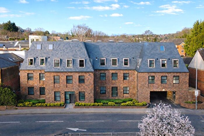 2 Bedroom Flat To Rent In - London Road, High Wycombe, HP11