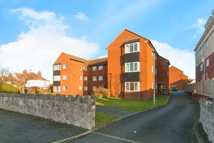 2 Bedroom Property To Rent In Conwy Garth, LL28