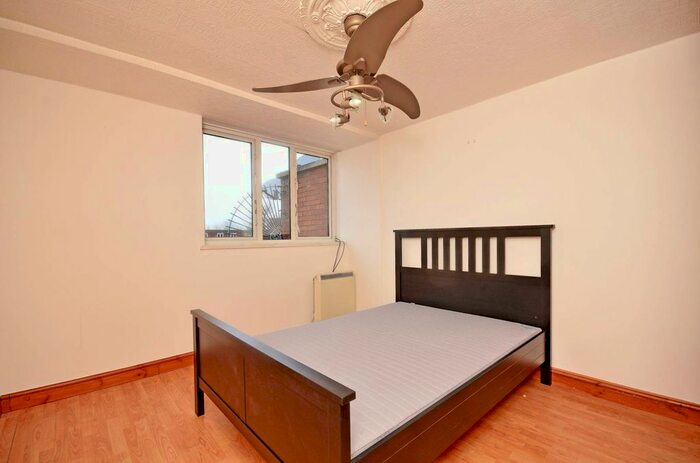 3 Bedroom Maisonette To Rent In Bruckner Street, Queen's Park, London, W10