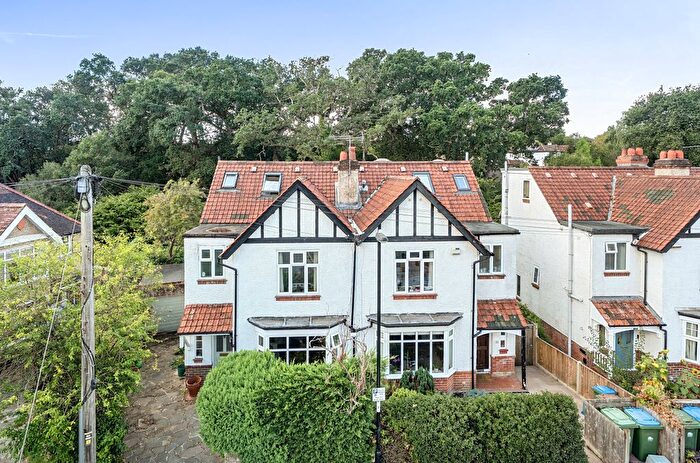 4 Bedroom Semi-Detached House For Sale In Hilldown Road, Highfield, Southampton, Hampshire, SO17