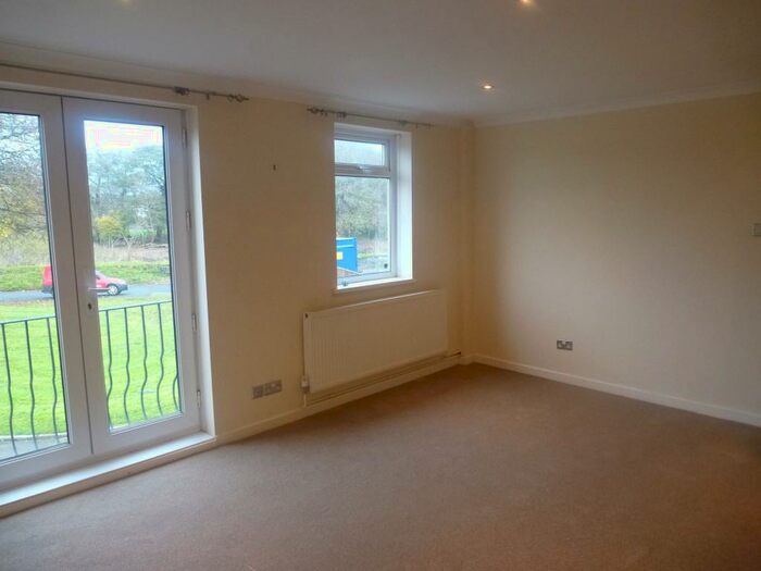 3 Bedroom Town House To Rent In Radyr Court Close, Cardiff, CF5