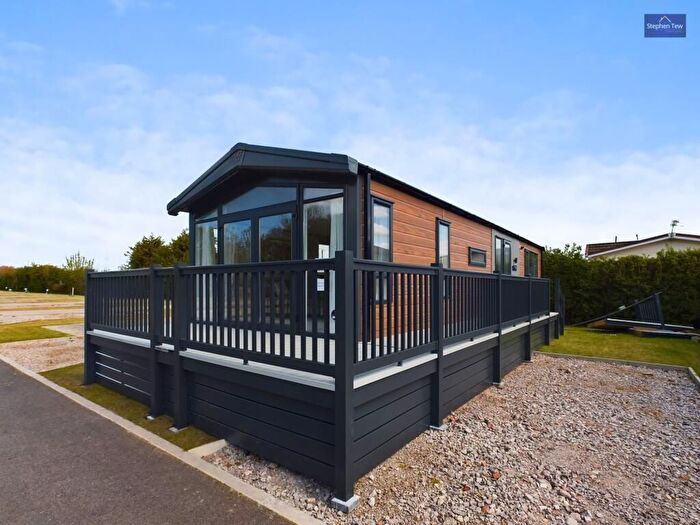2 Bedroom Lodge For Sale In Malton Road, Pickering, YO18
