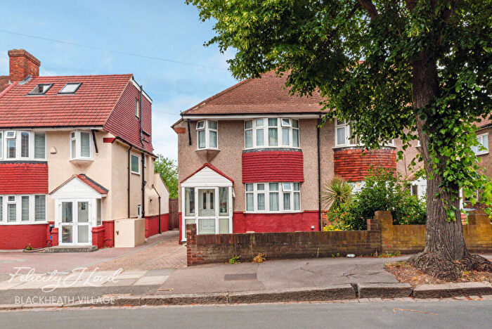 3 Bedroom Semi-Detached House For Sale In Wricklemarsh Road, London, SE3