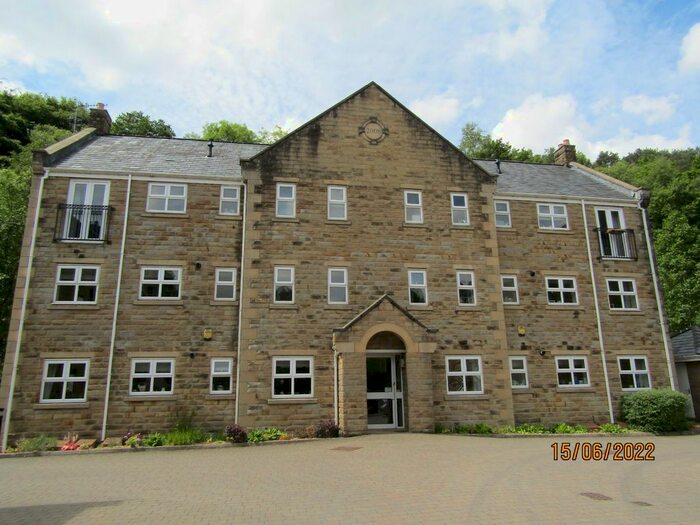 2 Bedroom Flat To Rent In Beckside Close, Rossendale, Lancashire, BB4