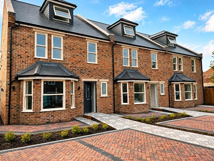 4 Bedroom Town House For Sale In Whinfield Road, Dibden Purlieu, SO45