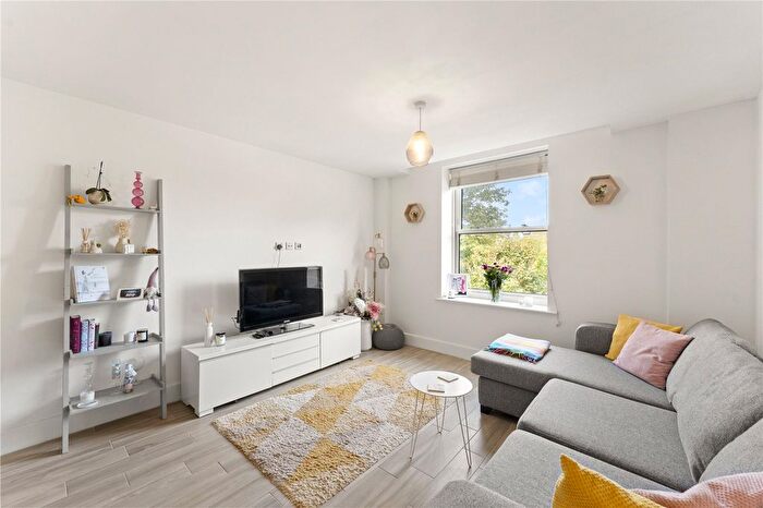 1 Bedroom Flat For Sale In Summerhouse Lane, Harefield, Uxbridge, UB9