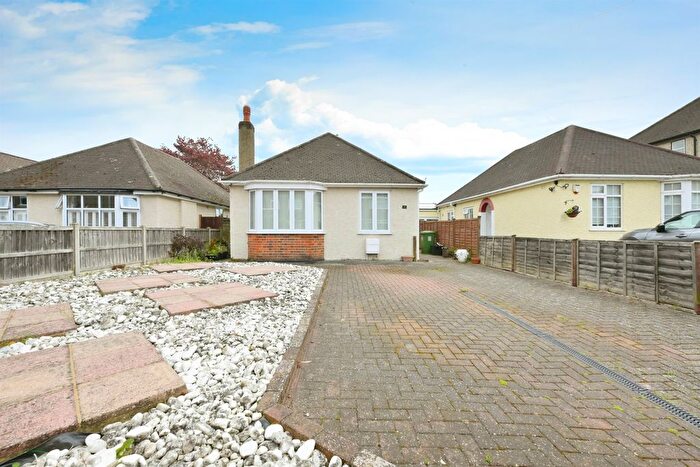 2 Bedroom Bungalow To Rent In Salisbury Road, Hoddesdon, EN11