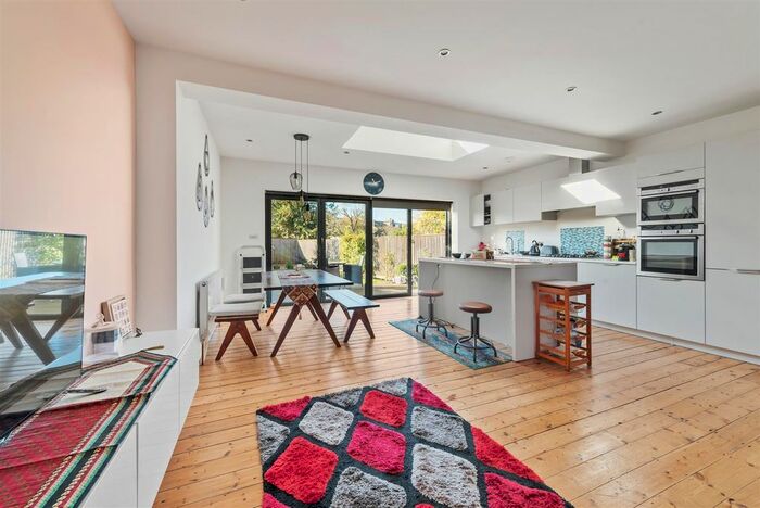 4 Bedroom Semi-Detached House To Rent In Monkleigh Road, Morden, SM4