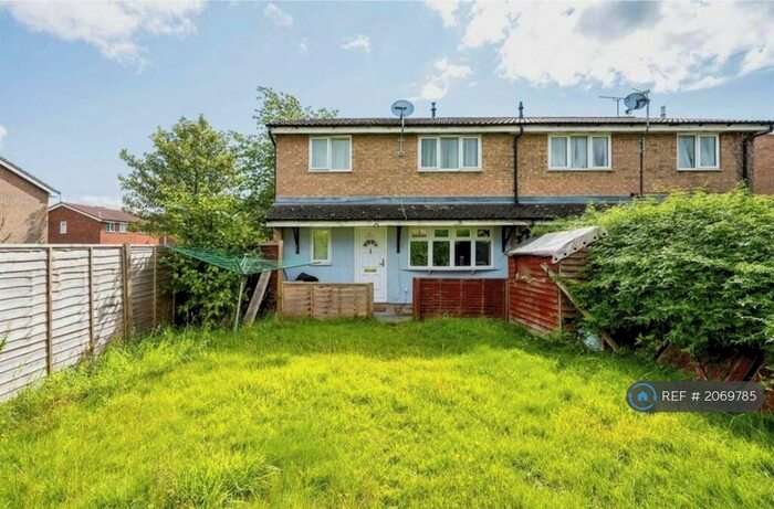 2 Bedroom End Of Terrace House To Rent In Milton Way, Dunstable, LU5