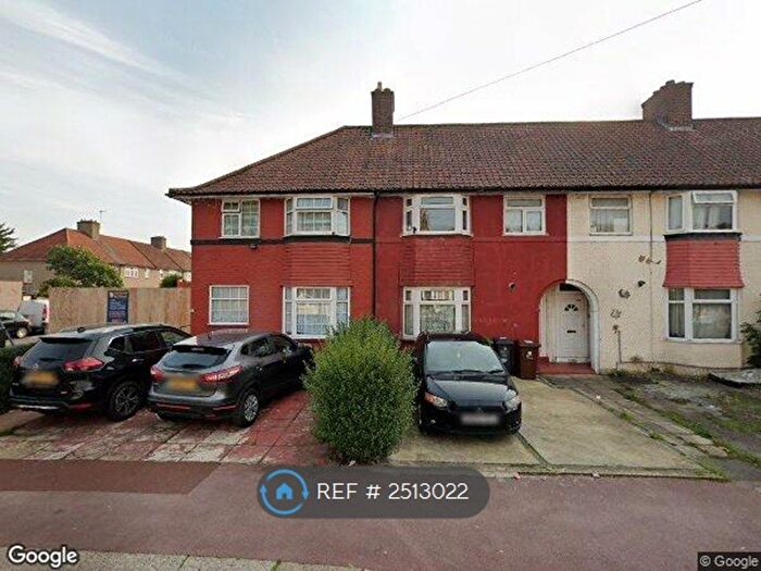 4 Bedroom Terraced House To Rent In Dunkeld Road, Dagenham, RM8