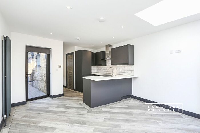 1 Bedroom Flat To Rent In Lakes Road, Keston, BR2