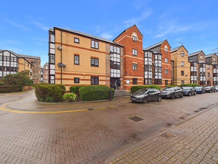 2 Bedroom Apartment For Sale In Maltings Place, Reading, RG1