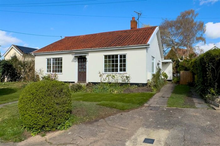 2 Bedroom Detached Bungalow To Rent In The Green, Hadleigh, Ipswich, IP7