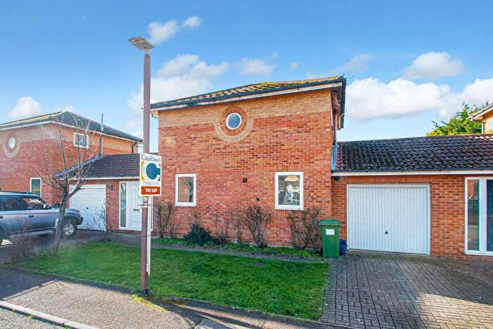 3 Bedroom Semi Detached House To Rent In Bates Close, Willen, MK15