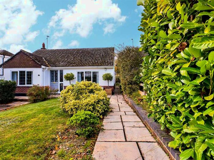 3 Bedroom Detached Bungalow For Sale In The Avenue, Mortimer, Reading, Berkshire, RG7