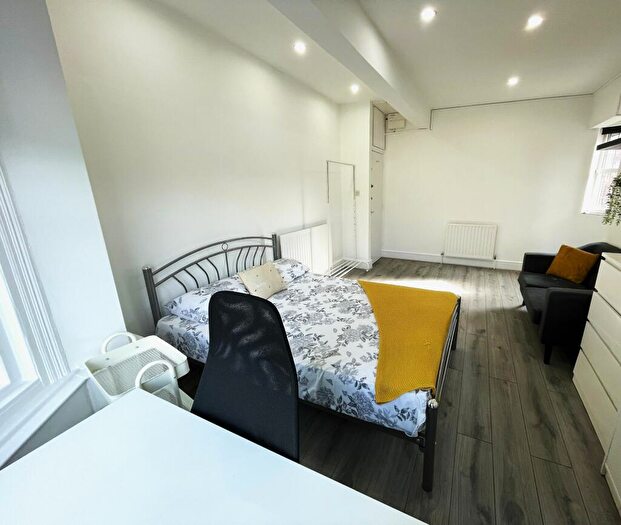 Studio To Rent In Flat Ecclesall Road, Sheffield, S11
