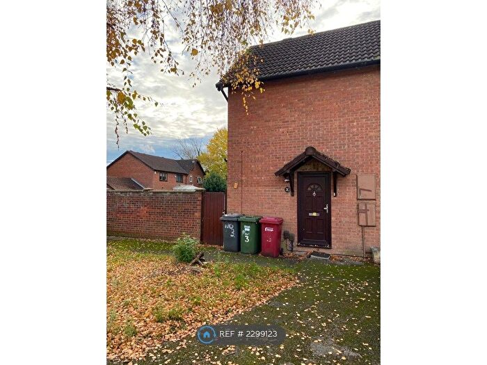 1 Bedroom Terraced House To Rent In Jellicoe Close, Slough, SL1