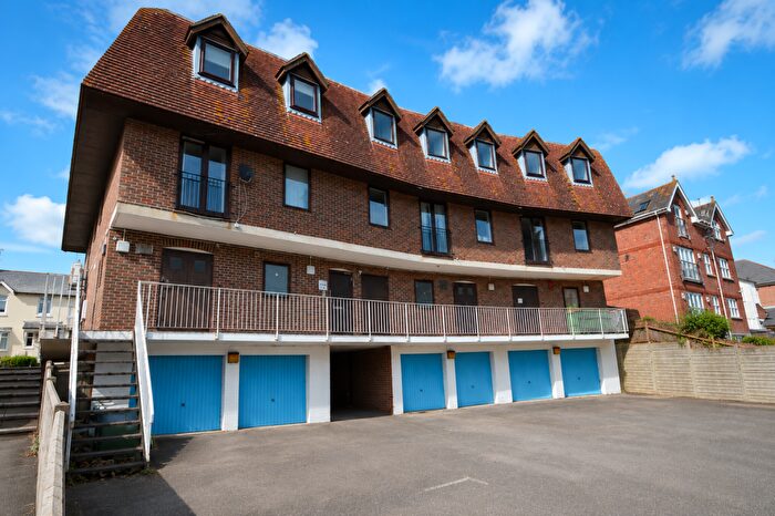 2 Bedroom Flat For Sale In Lower Street, Pulborough, RH20