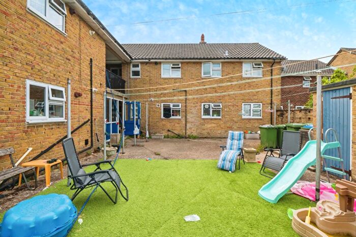 1 Bedroom Flat For Sale In Meggeson Avenue, Southampton, SO18
