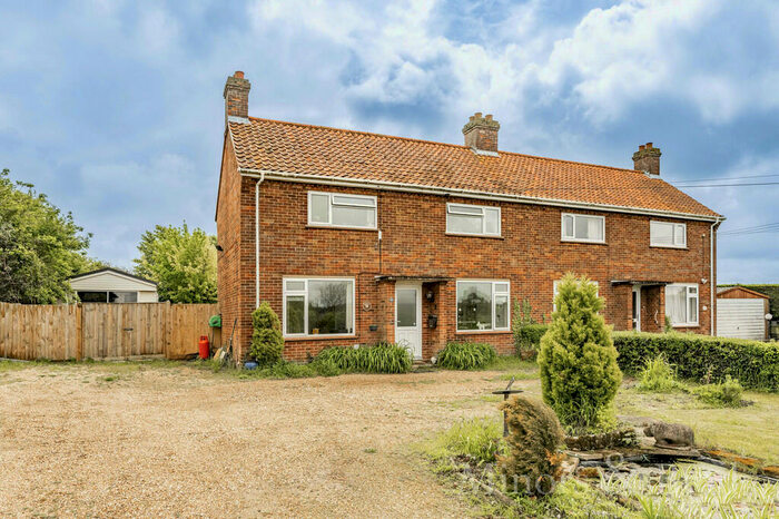 3 Bedroom Semi-Detached House For Sale In Station Road, Kimberley, NR18
