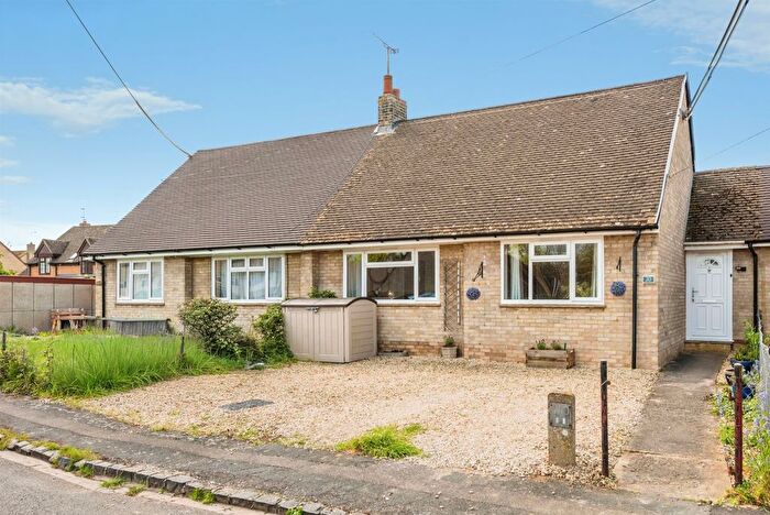 2 Bedroom Semi Detached Bungalow For Sale In Flexneys Paddock, Stanton Harcourt, Witney, OX29