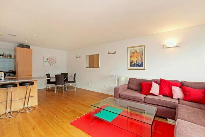 2 Bedroom Flat To Rent In Britton Street, London, EC1M