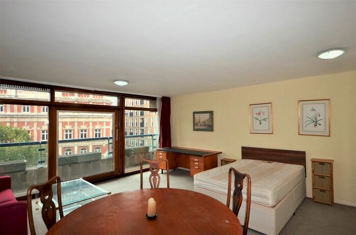 Studio To Rent In Breton House, Barbican, London, EC2Y