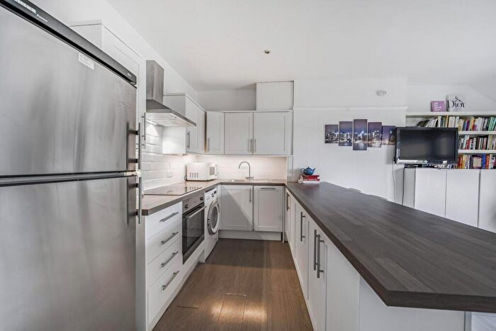 2 Bedroom Flat For Sale In Coolhurst Road, Crouch End, N8