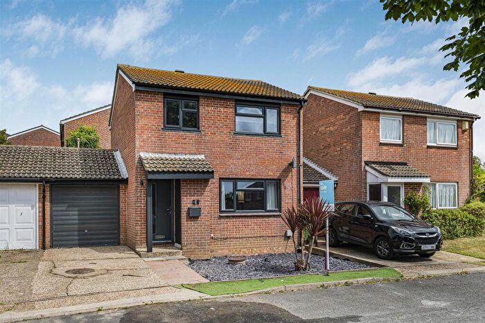 3 Bedroom Detached House For Sale In Foxhill, Peacehaven, BN10