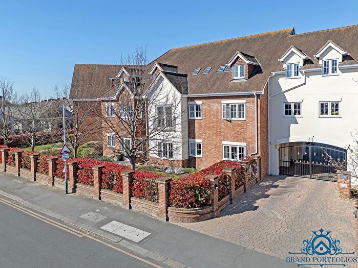 2 Bedroom Apartment To Rent In Berther Road, Hornchurch, RM11