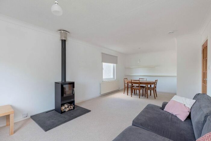 2 Bedroom Flat To Rent In Bonaly Brae, Colinton, Edinburgh, EH13