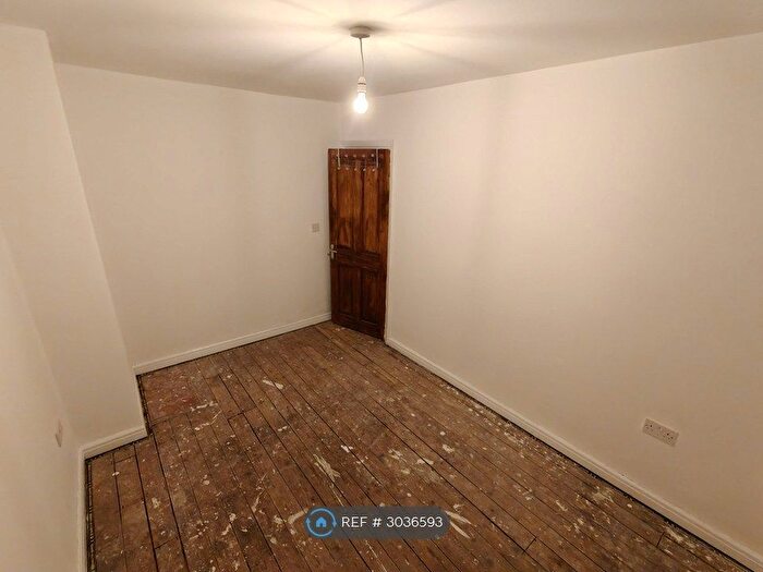 3 Bedroom Terraced House To Rent In Gospel Farm Road, Birmingham, B27