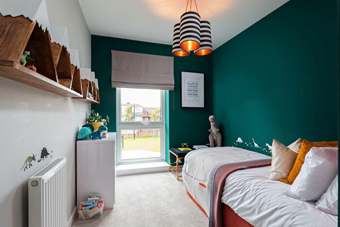 4 Bedroom Detached House For Sale In Suttons Lane, Havering, Hornchurch, RM12