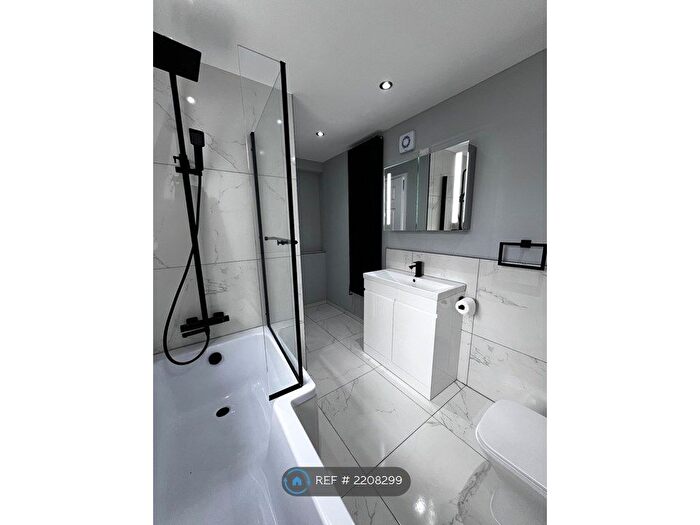 3 Bedroom Semi-Detached House To Rent In Wheatley Road, Neath, SA11