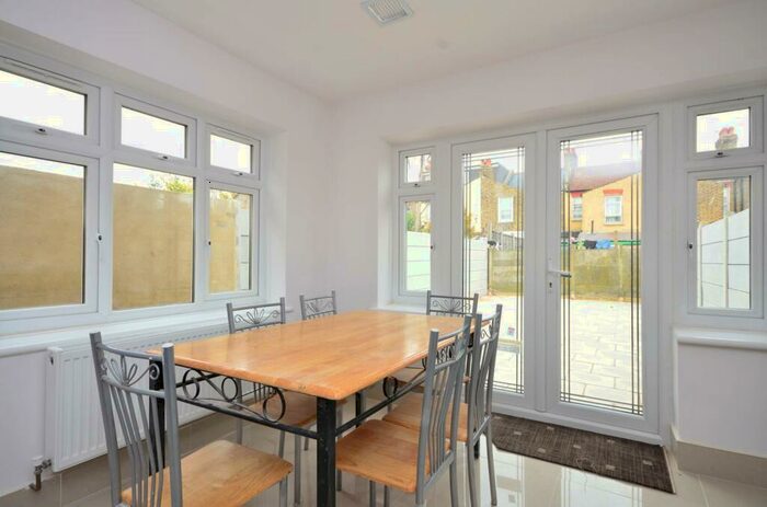 5 Bedroom House To Rent In Gwendoline Avenue, Plaistow, London, E13