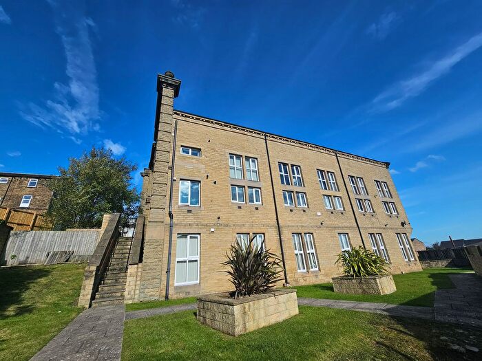 2 Bedroom Flat To Rent In Victoria Road, Bradford, BD2