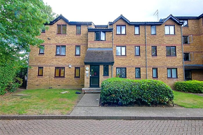 Flat For Sale In Gartons Close, Enfield, EN3