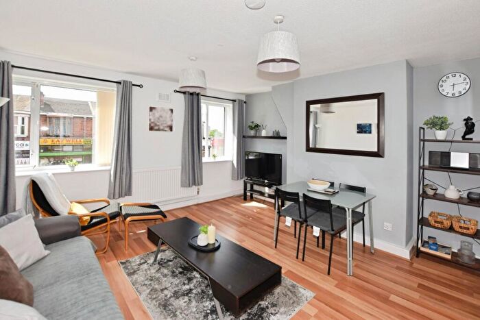 2 Bedroom Flat To Rent In Melmerby Court, Eccles New Road, Salford, M5