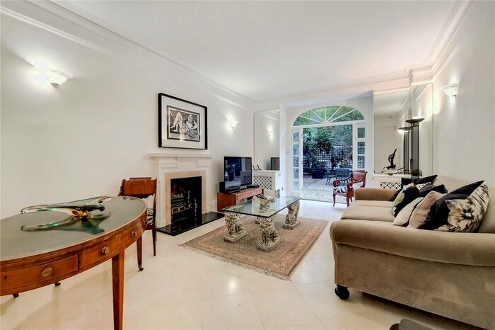 5 Bedroom Flat To Rent In Lincoln House, Basil Street, London, SW3