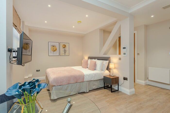 Studio To Rent In Saffron Hill, Farringdon, London, EC1N