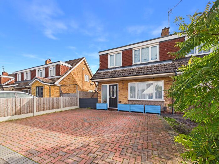 3 Bedroom Semi Detached House For Sale In Draycott Drive, Mickleover, DE3