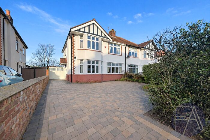 4 Bedroom Semi Detached House For Sale In Kirkstall Road, Southport, Merseyside, PR8