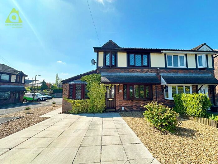 4 Bedroom Semi-Detached House For Sale In Chantry Close, Westhoughton, BL5