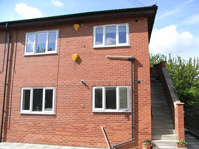 2 Bedroom Apartment To Rent In Flat, Town Street, Beeston, Leeds, West Yorkshire, LS11