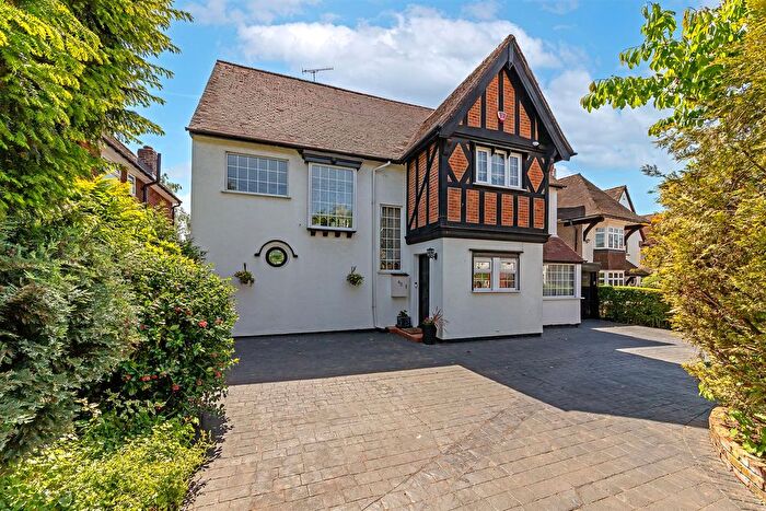 5 Bedroom Detached House For Sale In Bushey Hall Road, Bushey, WD23