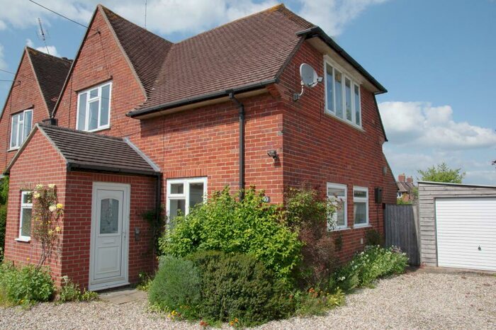 3 Bedroom Semi-Detached House For Sale In Heath Road, Bradfield Southend, RG7