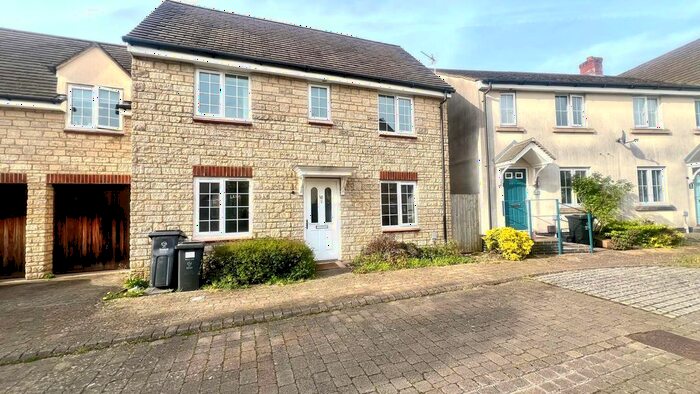 3 Bedroom Semi-Detached House To Rent In Antony Road, Swindon, SN25