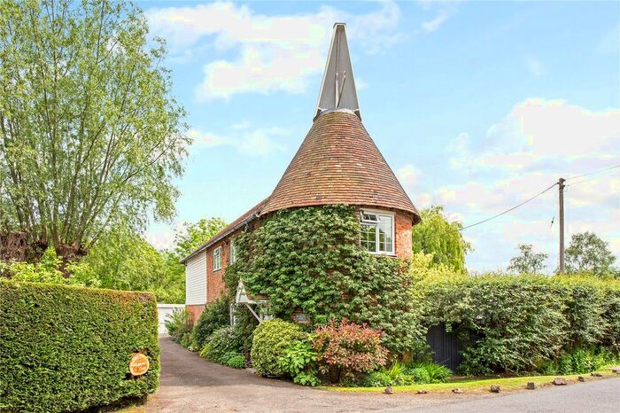 4 Bedroom Detached House For Sale In Lenham Road, Headcorn, Ashford, Kent, TN27