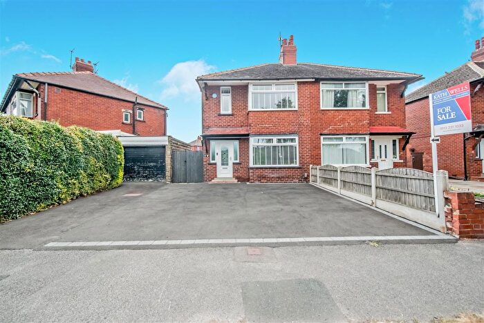 3 Bedroom Semi-Detached House For Sale In Dixon Lane, Wortley, Leeds, LS12
