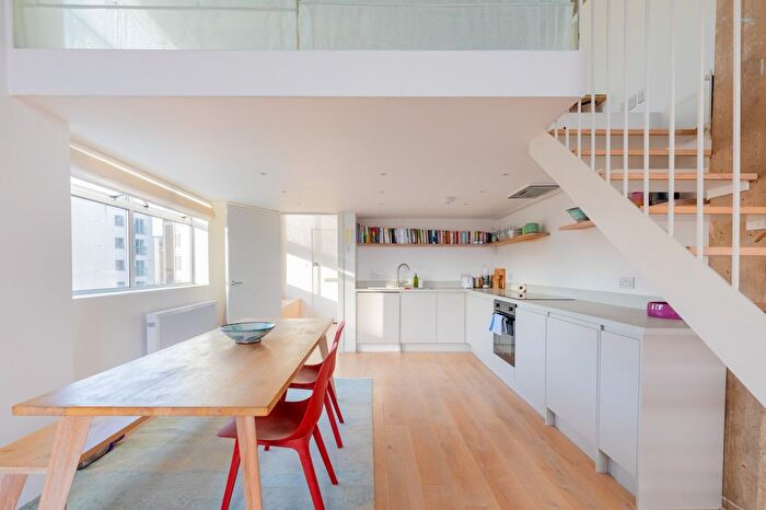 1 Bedroom Flat To Rent In King Edward's Road, London, E9
